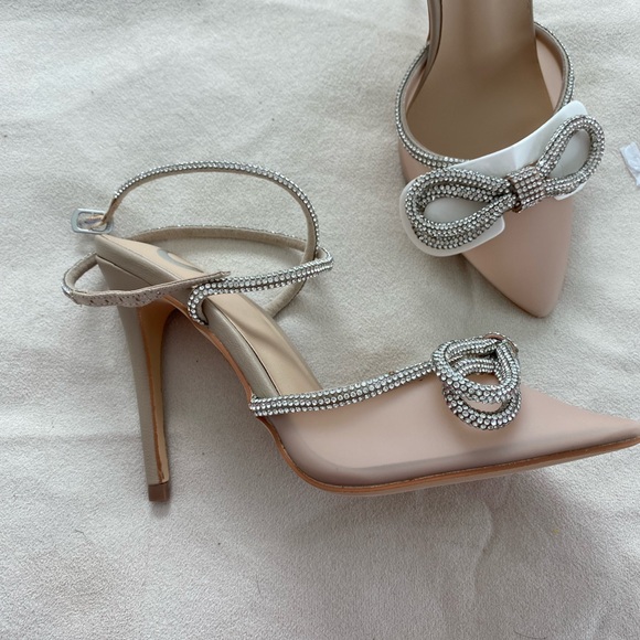 SPARKLE IN THESE!! Rhinestone Double Bow Ankle Strap Pumps - Picture 7 of 16